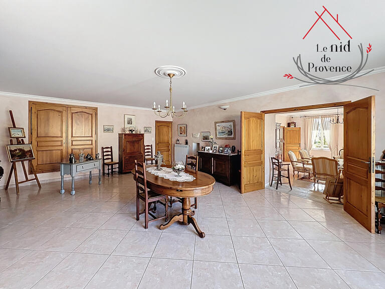 Maison Althen-des-Paluds - 10 chambres - 678m²
