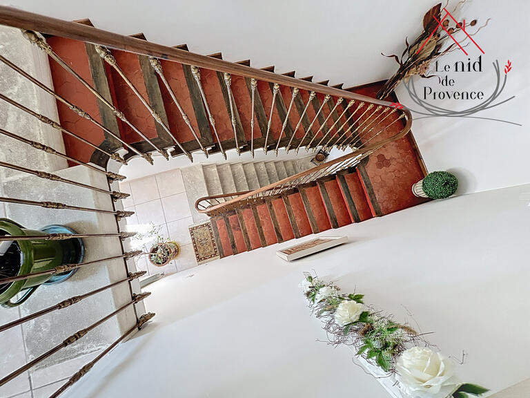Maison Althen-des-Paluds - 10 chambres - 678m²