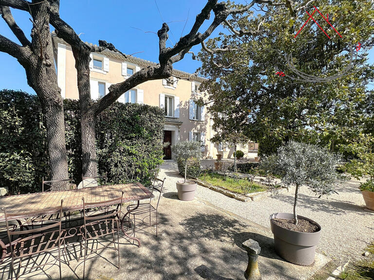 Maison Althen-des-Paluds - 10 chambres - 678m²