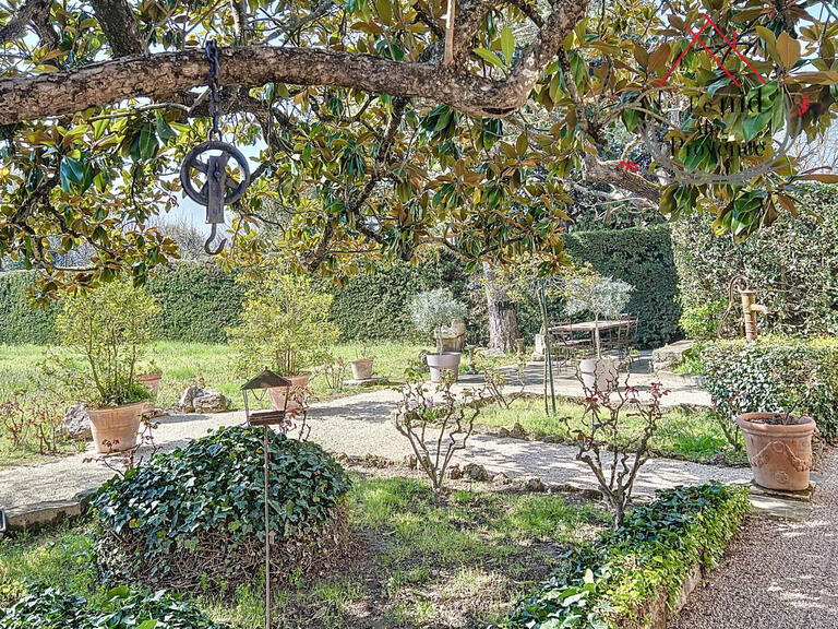 Maison Althen-des-Paluds - 10 chambres - 678m²