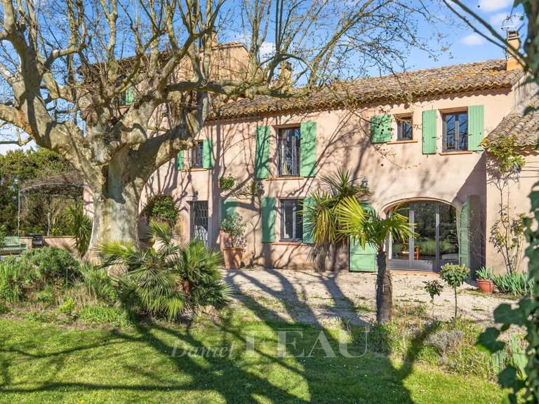 Maison Althen-des-Paluds - 9 chambres - 379m²