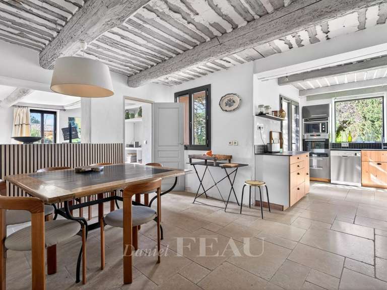 Maison Althen-des-Paluds - 9 chambres - 379m²