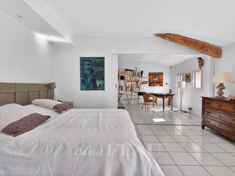 Maison Althen-des-Paluds - 9 chambres - 379m²