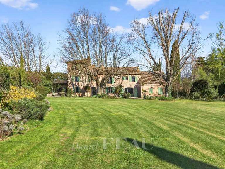 Maison Althen-des-Paluds - 9 chambres - 379m²