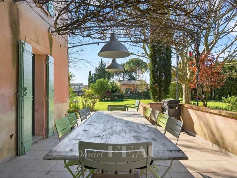 Maison Althen-des-Paluds - 9 chambres - 379m²