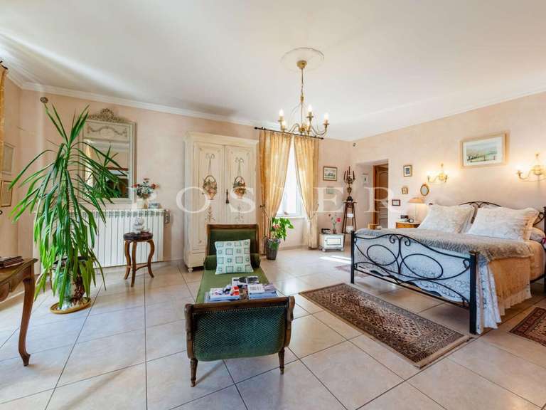 Villa Althen-des-Paluds - 6 chambres - 465m²