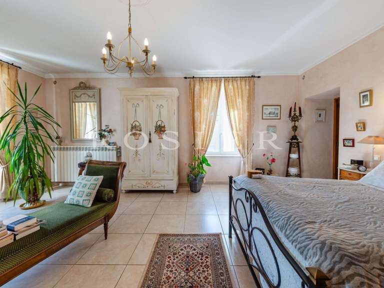 Villa Althen-des-Paluds - 6 chambres - 465m²