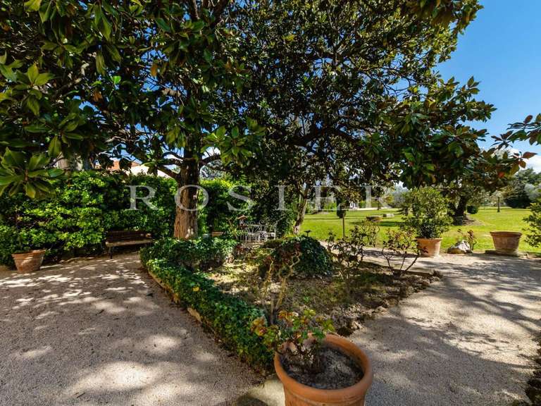 Villa Althen-des-Paluds - 6 chambres - 465m²