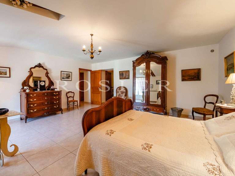 Villa Althen-des-Paluds - 6 chambres - 465m²