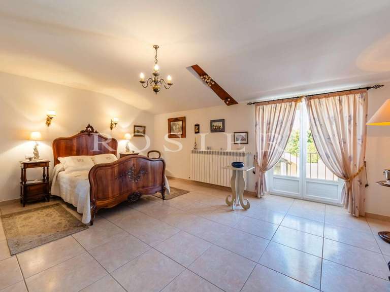 Villa Althen-des-Paluds - 6 chambres - 465m²