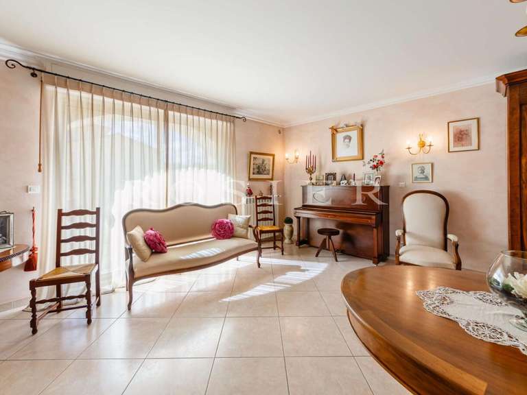 Villa Althen-des-Paluds - 6 chambres - 465m²