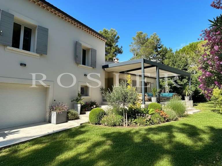 Villa Althen-des-Paluds - 4 chambres - 170m²