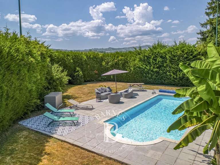 Maison Amancy - 4 chambres - 263m²