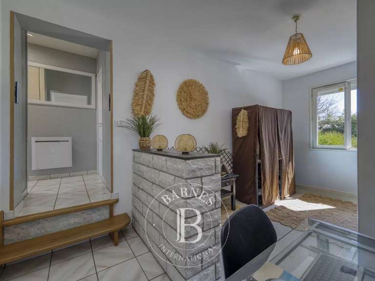 Maison Amancy - 4 chambres - 263m²
