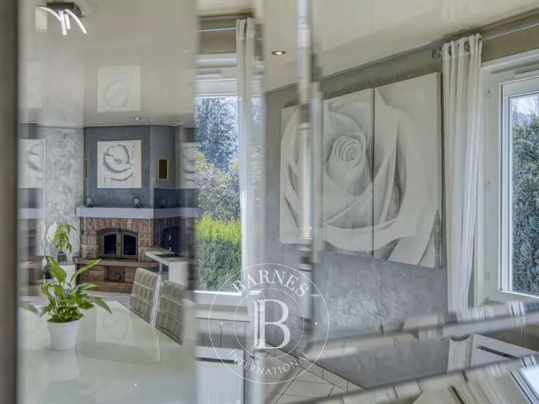 Maison Amancy - 4 chambres - 263m²