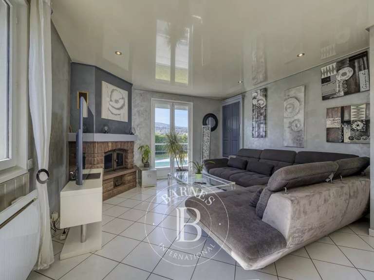 Maison Amancy - 4 chambres - 263m²