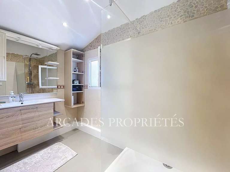 Maison Ambarès-et-Lagrave - 5 chambres - 2900m²