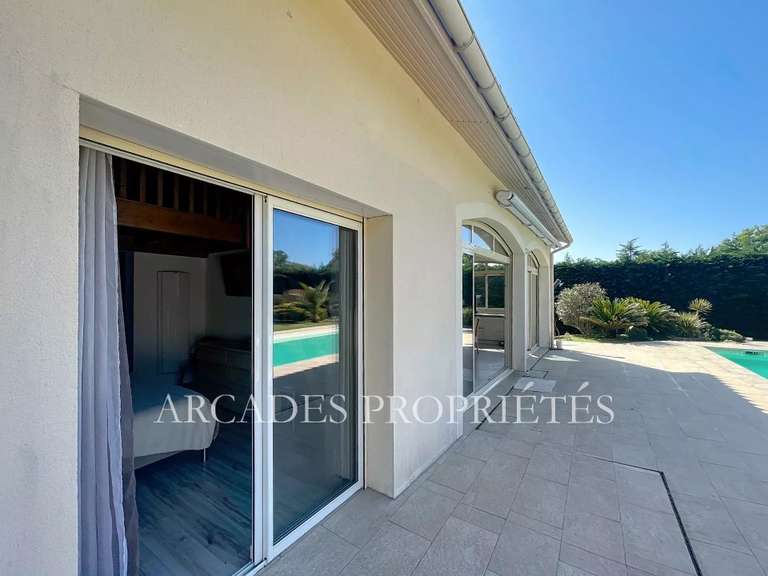 Maison Ambarès-et-Lagrave - 5 chambres - 2900m²