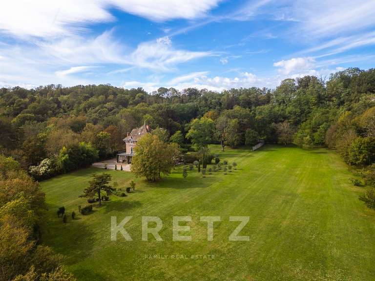 Maison Ambérieu-en-Bugey - 7 chambres - 450m²