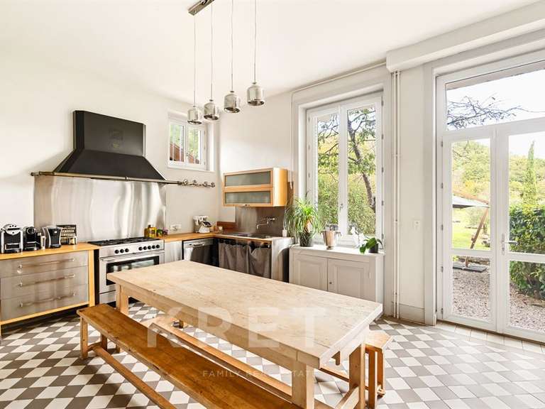 Maison Ambérieu-en-Bugey - 7 chambres - 450m²