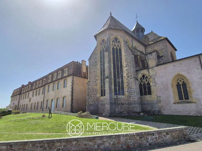 Propriété Ambierle - 5 chambres - 349m²