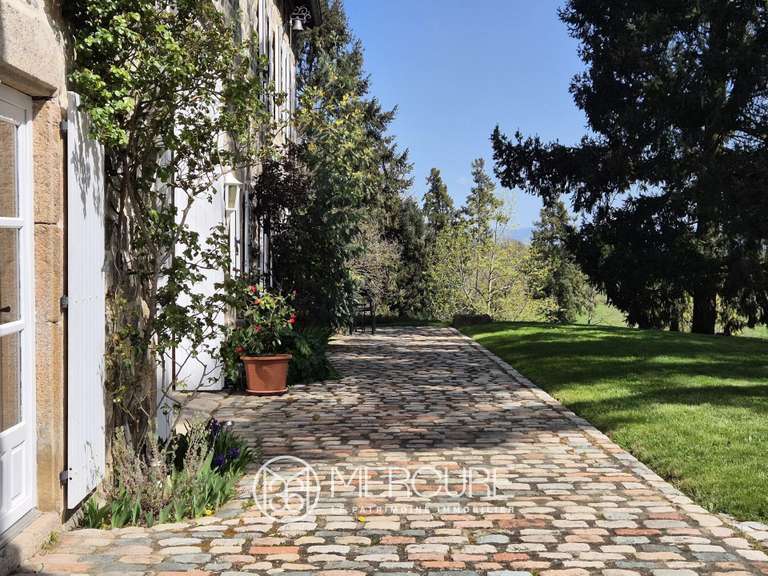 Propriété Ambierle - 5 chambres - 349m²