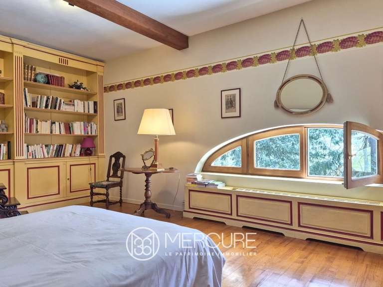 Propriété Ambierle - 5 chambres - 349m²