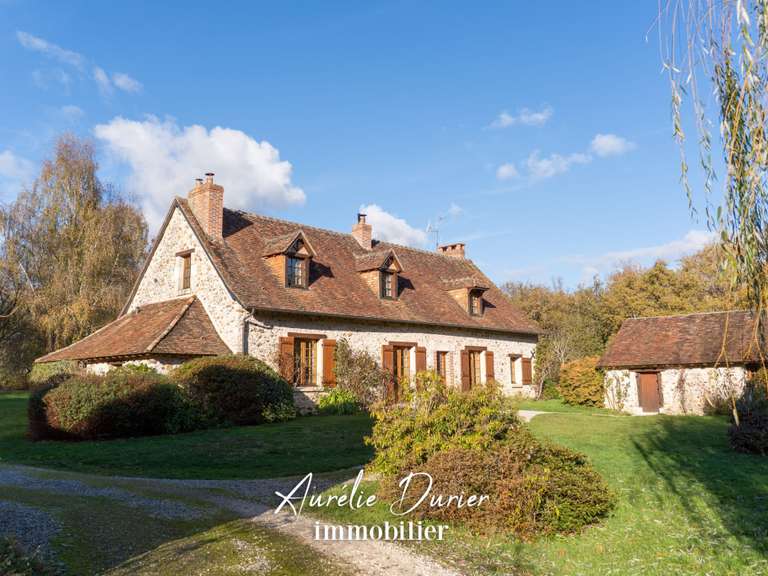 Maison Ambillou - 3 chambres - 140m²