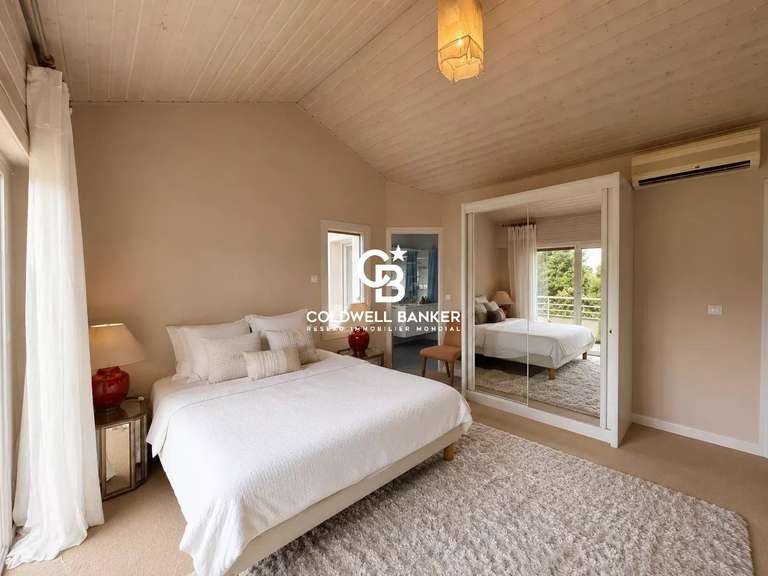 Maison Ambilly - 5 chambres - 296m²