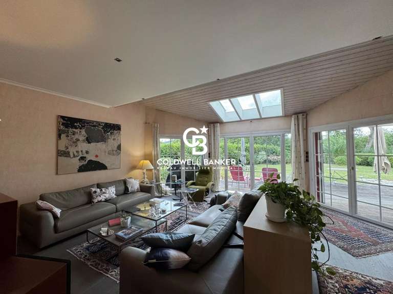 Maison Ambilly - 5 chambres - 296m²