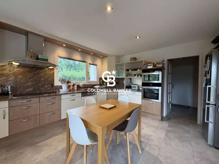 Maison Ambilly - 5 chambres - 296m²