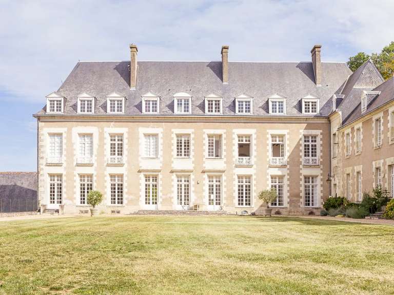 Château Amboise - 9 chambres - 1430m²