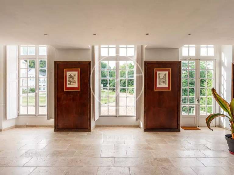 Château Amboise - 9 chambres - 1430m²