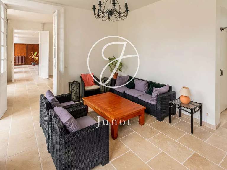 Château Amboise - 9 chambres - 1430m²