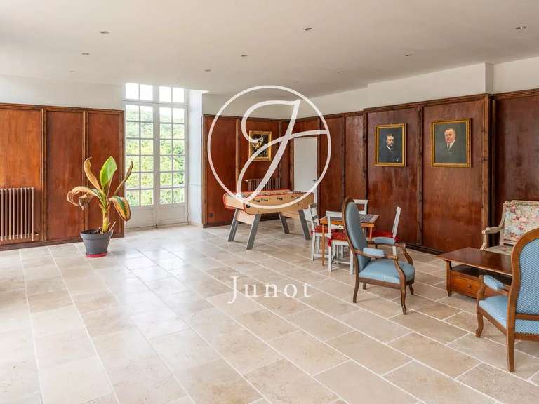 Château Amboise - 9 chambres - 1430m²