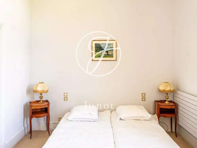 Château Amboise - 24 chambres - 2100m²