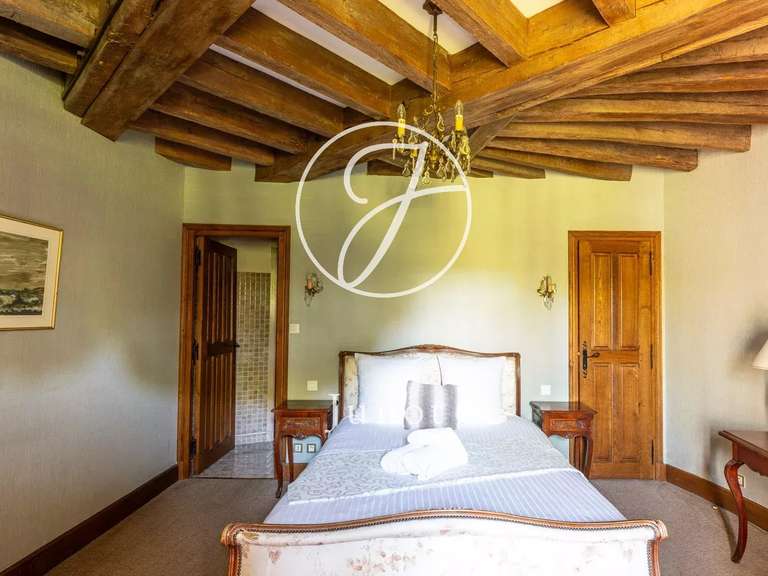 Château Amboise - 24 chambres - 2100m²