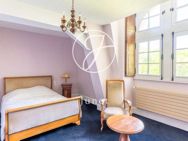 Château Amboise - 24 chambres - 2100m²