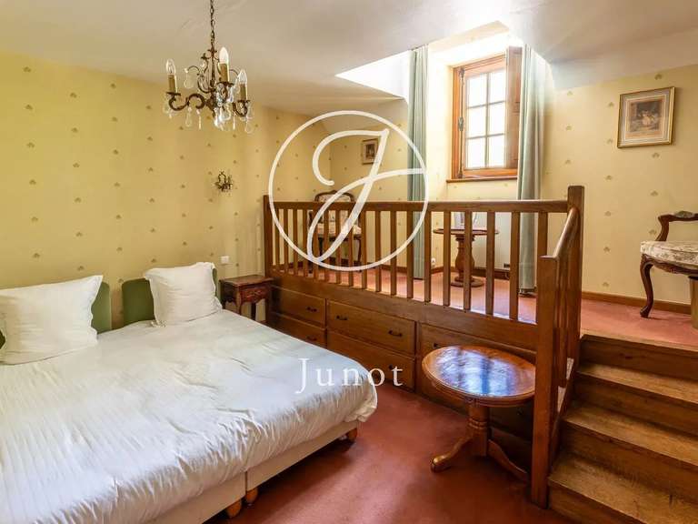 Château Amboise - 24 chambres - 2100m²