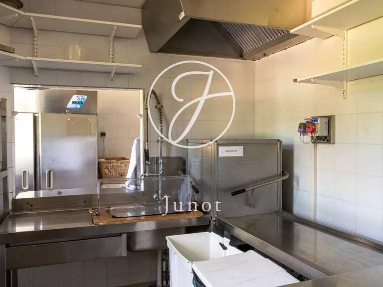 Château Amboise - 24 chambres - 2100m²