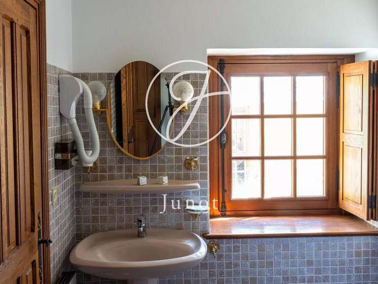 Château Amboise - 24 chambres - 2100m²