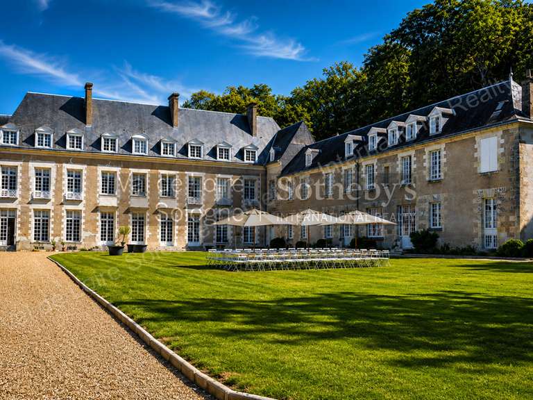 Château Amboise - 8 chambres - 1125m²
