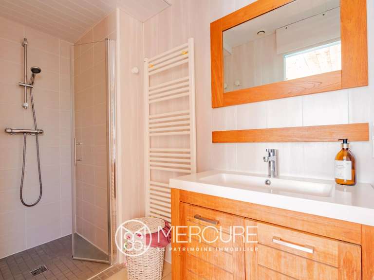 Propriété Ambon - 11 chambres - 350m²