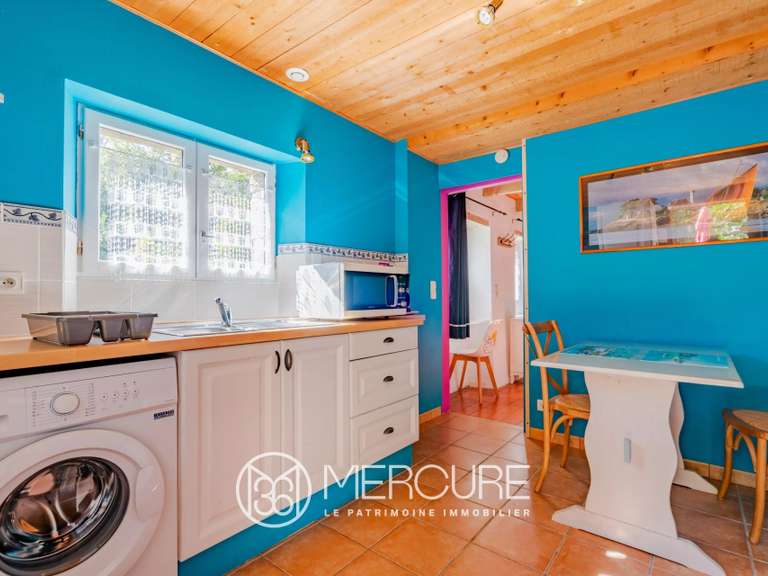 Propriété Ambon - 11 chambres - 350m²