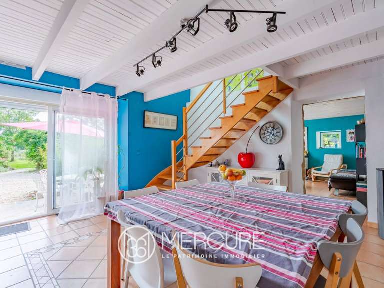 Propriété Ambon - 11 chambres - 350m²