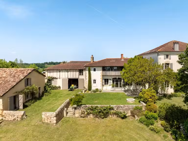 Propriété Amou - 9 chambres - 517m²