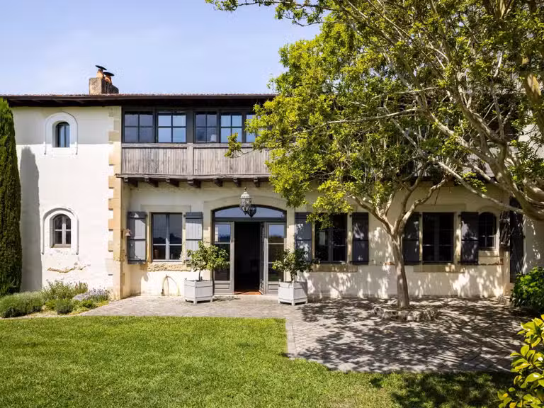 Propriété Amou - 9 chambres - 517m²