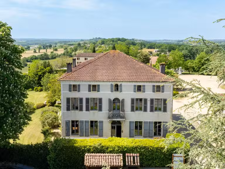 Propriété Amou - 9 chambres - 517m²