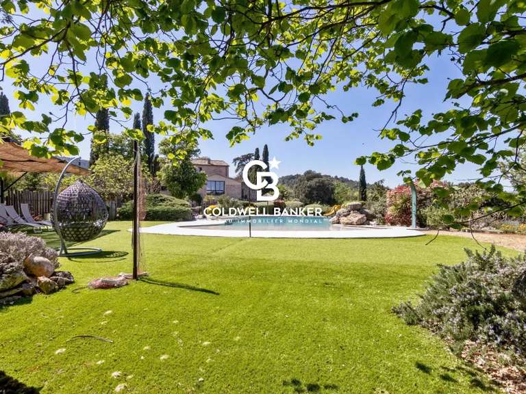 Maison Ampus - 2245m²