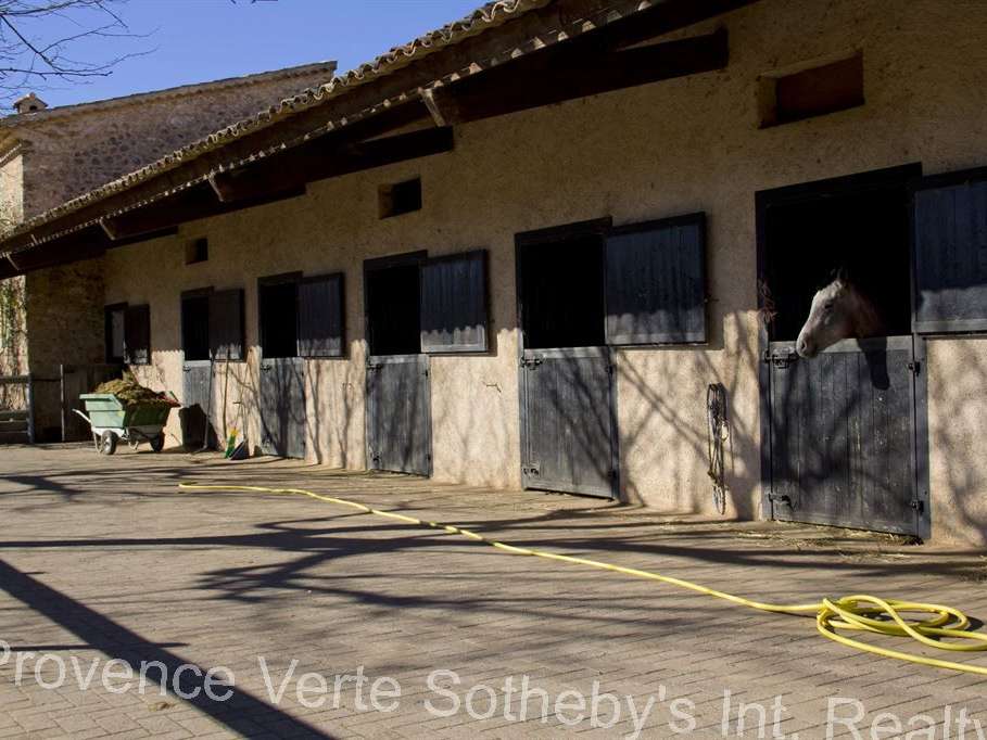 Equestrian property Ampus